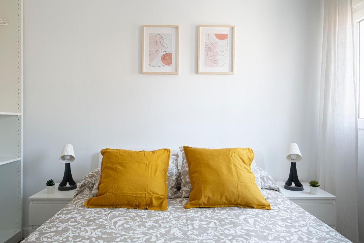 Apartment Beach Picasso Sant Adria de Besos Buitenkant foto