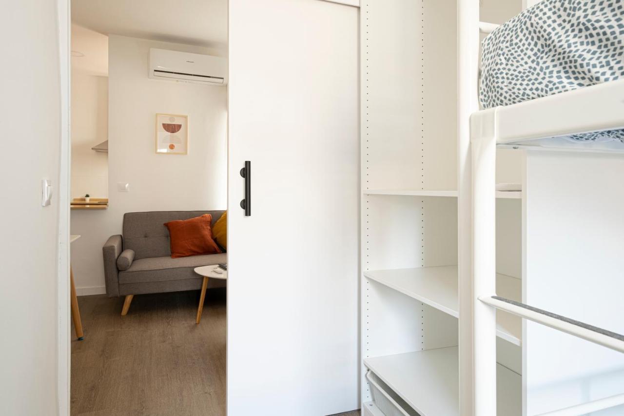 Apartment Beach Picasso Sant Adria de Besos Buitenkant foto