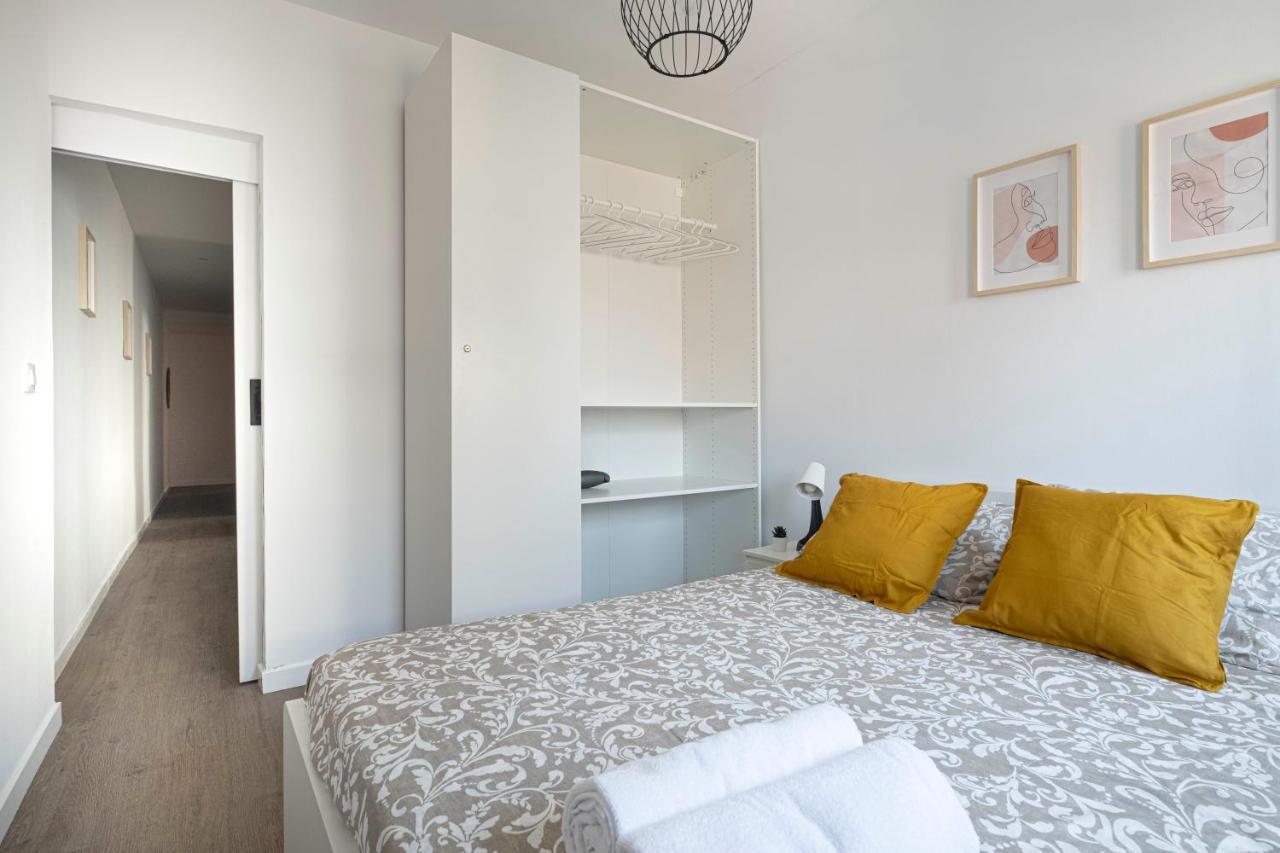 Apartment Beach Picasso Sant Adria de Besos Buitenkant foto