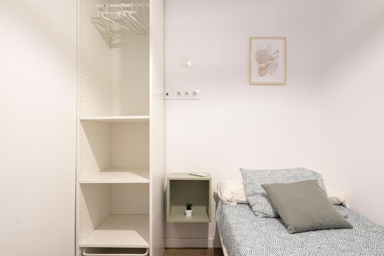Apartment Beach Picasso Sant Adria de Besos Buitenkant foto